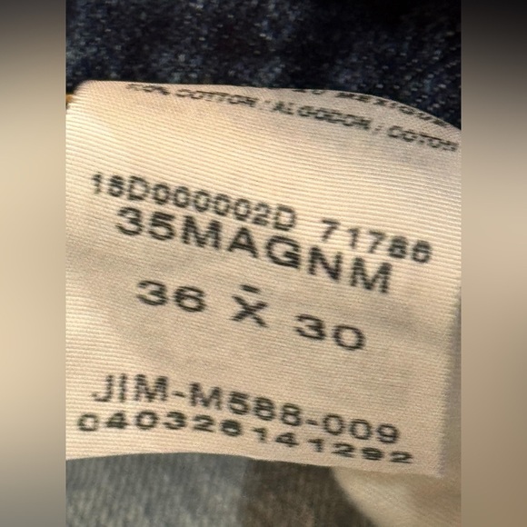 Magellan Blue Jeans small callout in pics 36x30 - Picture 3 of 4